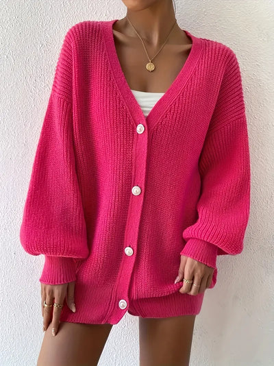 Elegante Strickjacke mit Schultern und Knopfleiste