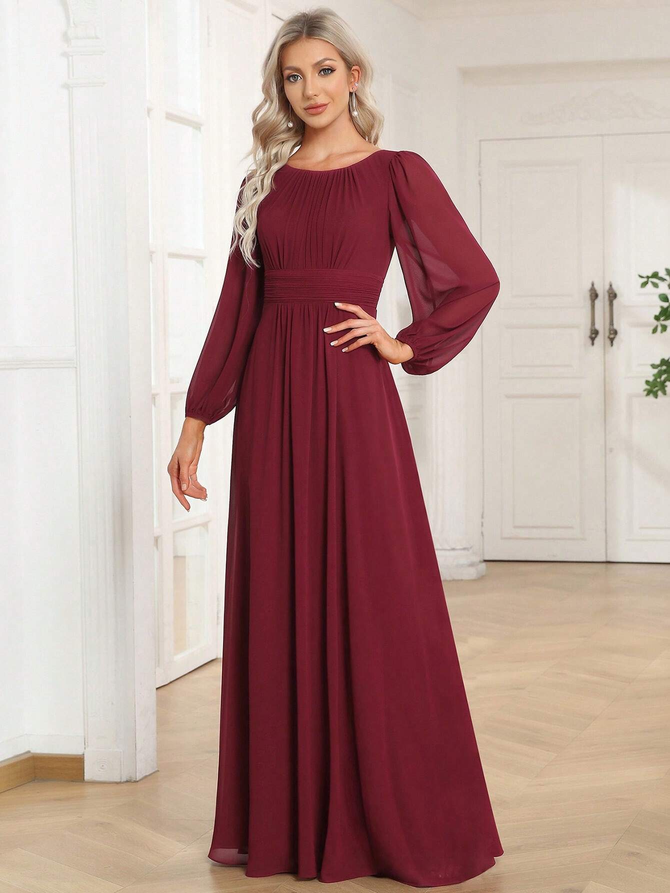 Kleid mit Rundhalsausschnitt, Chiffon und Laternenärmeln