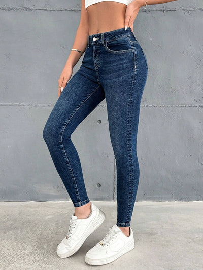 Mitternachtssilhouette Niedrig geschnittene Skinny Jeans