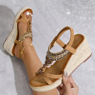 Glamouröse Espadrilles mit offener Spitze und Plateau