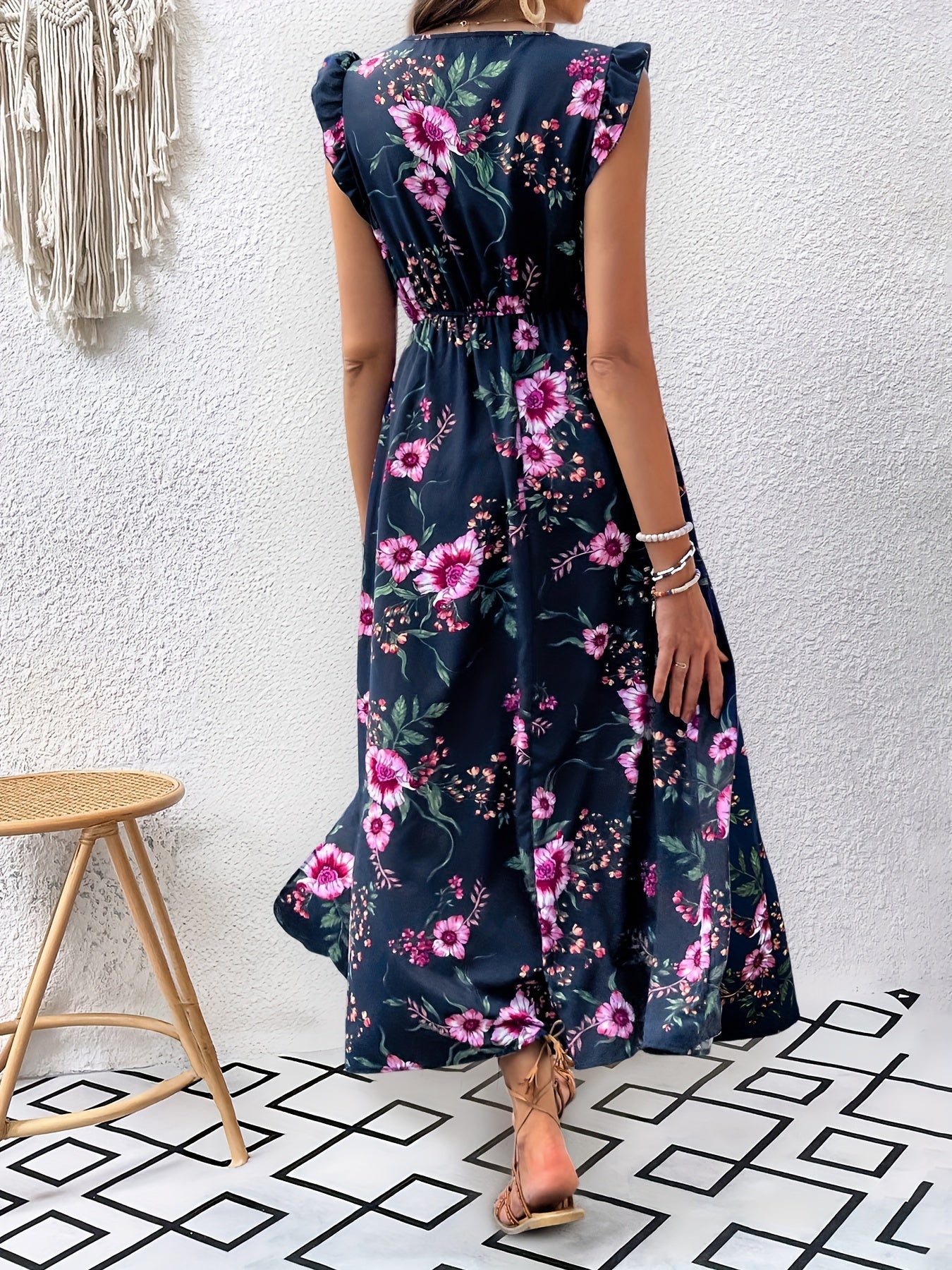 Blumenkleid V-Ausschnitt, Rüschenärmel & Schlitz Elegantes Sommerkleid