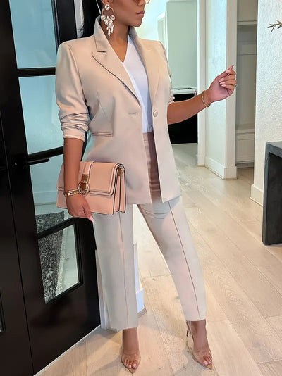 Elegantes Set aus festem Blazer und Hose