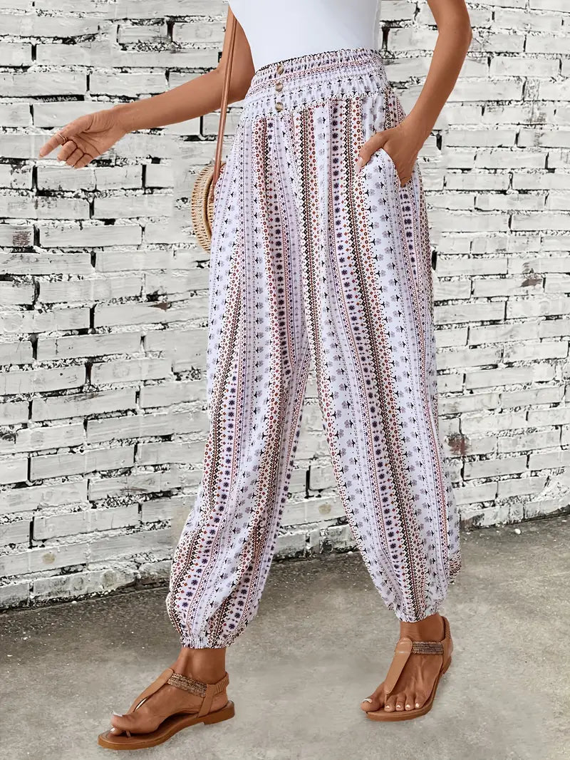 Jeni - Boho-Chic-Hose mit gesmokter Taille und ethnischem Grafikdruck