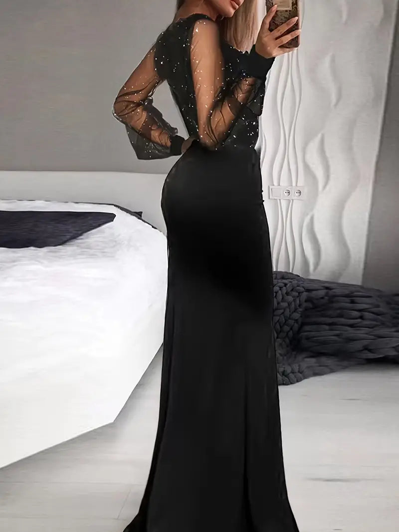 Elegantes Maxikleid mit tiefem Ausschnitt