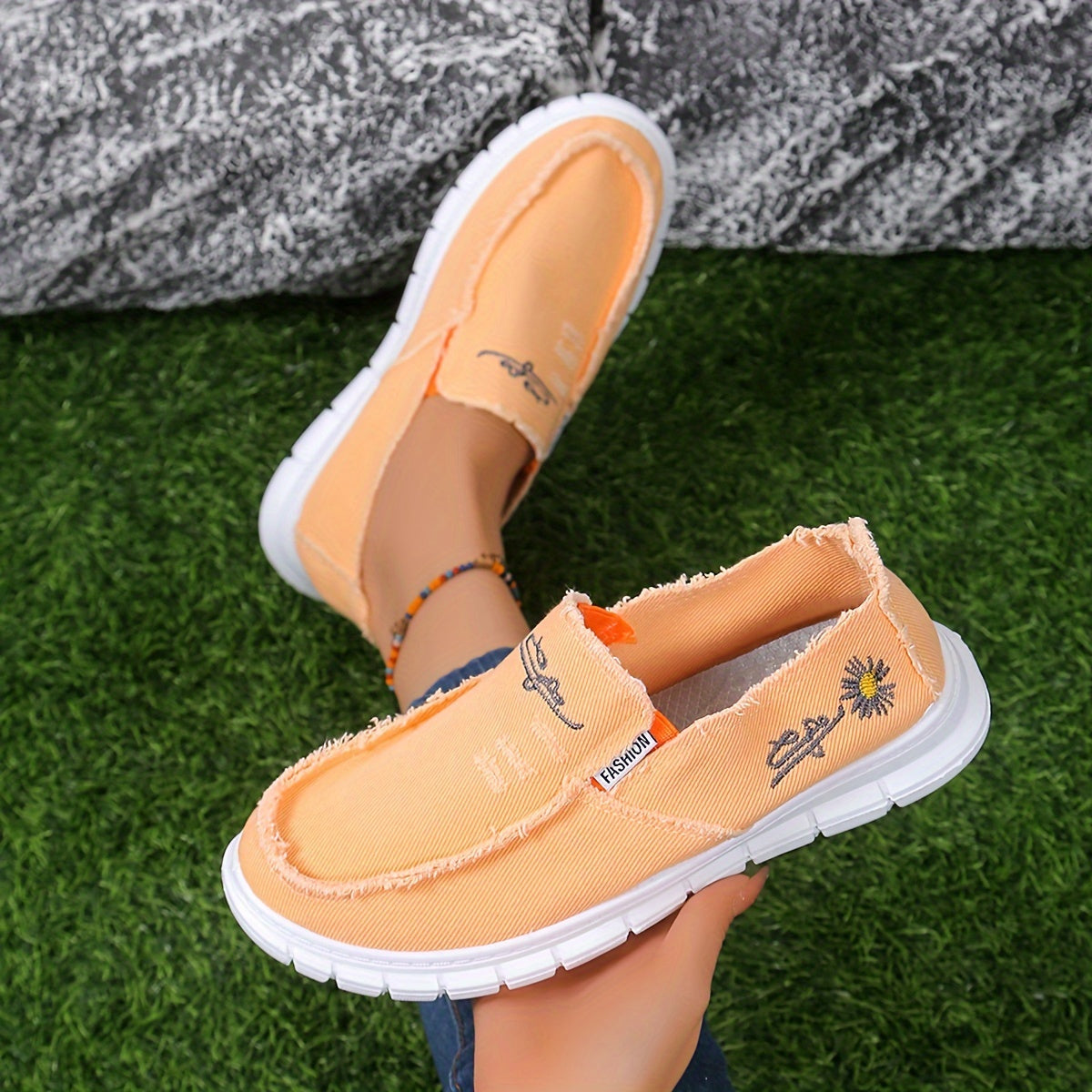 Damen Sommer-Loafers – Jeans-Slipper mit Gänseblümchen-Stickerei