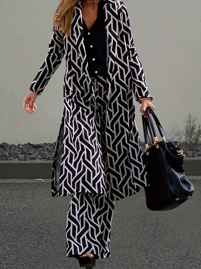 Elegantes Set aus Blazer mit Revers und Hose mit geschlitztem Saum und Geo-Print