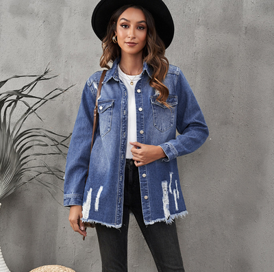 Arnie - Edgy Chic-Jeansjacke mit zerrissenen Löchern am Revers und unbearbeiteten Pattentaschen am Saum