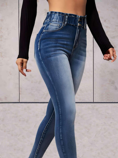 Eva: Skinny-Jeans mit hoher Taille und doppeltem Knopf