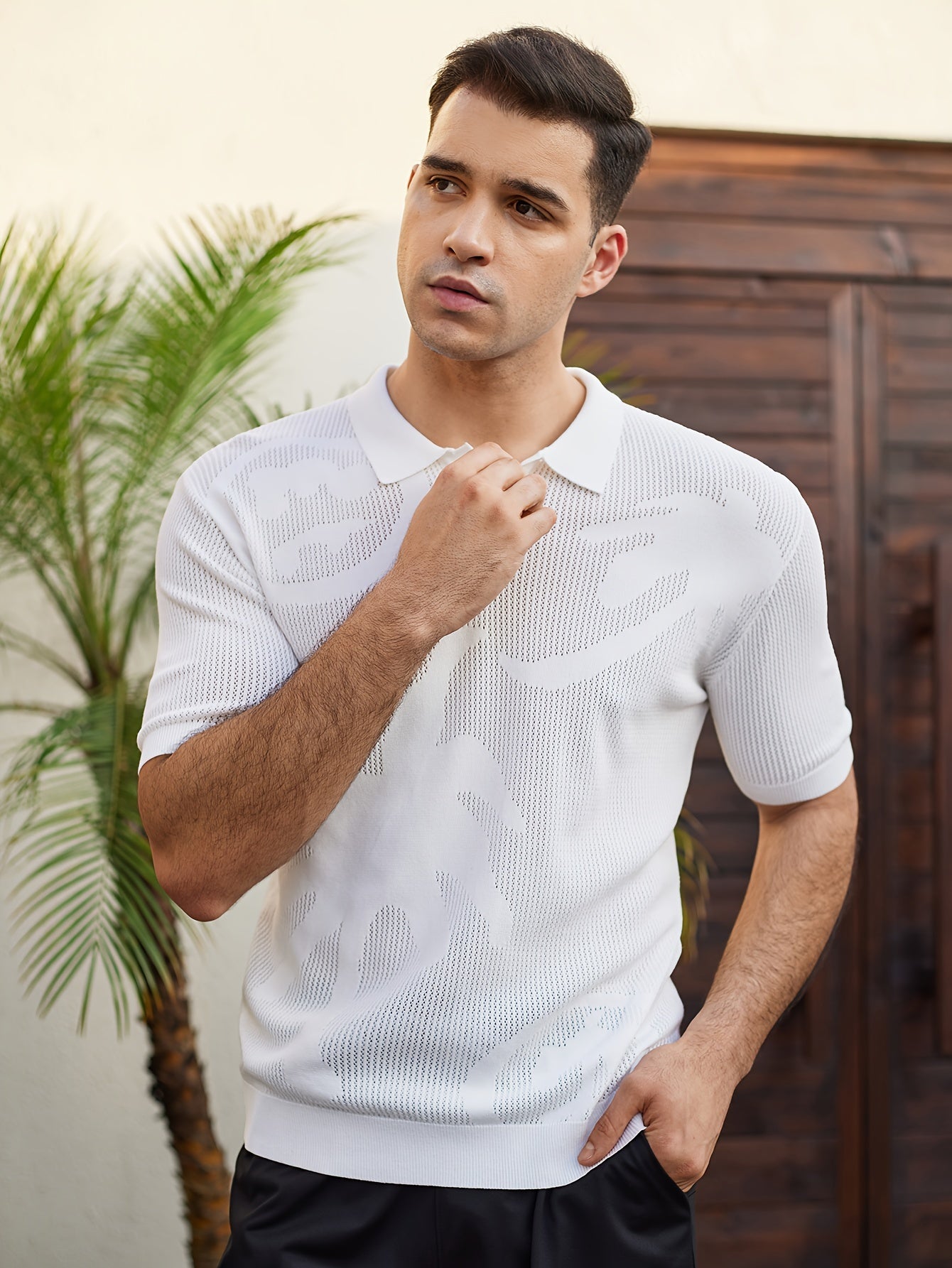 Trendiges Herren Henley-Shirt – Sommerliches Design mit Kokosnussbaum-Muster