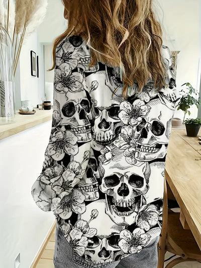 Edgy Bluse mit Knopfleiste und Totenkopf-Print im Vintage-Stil