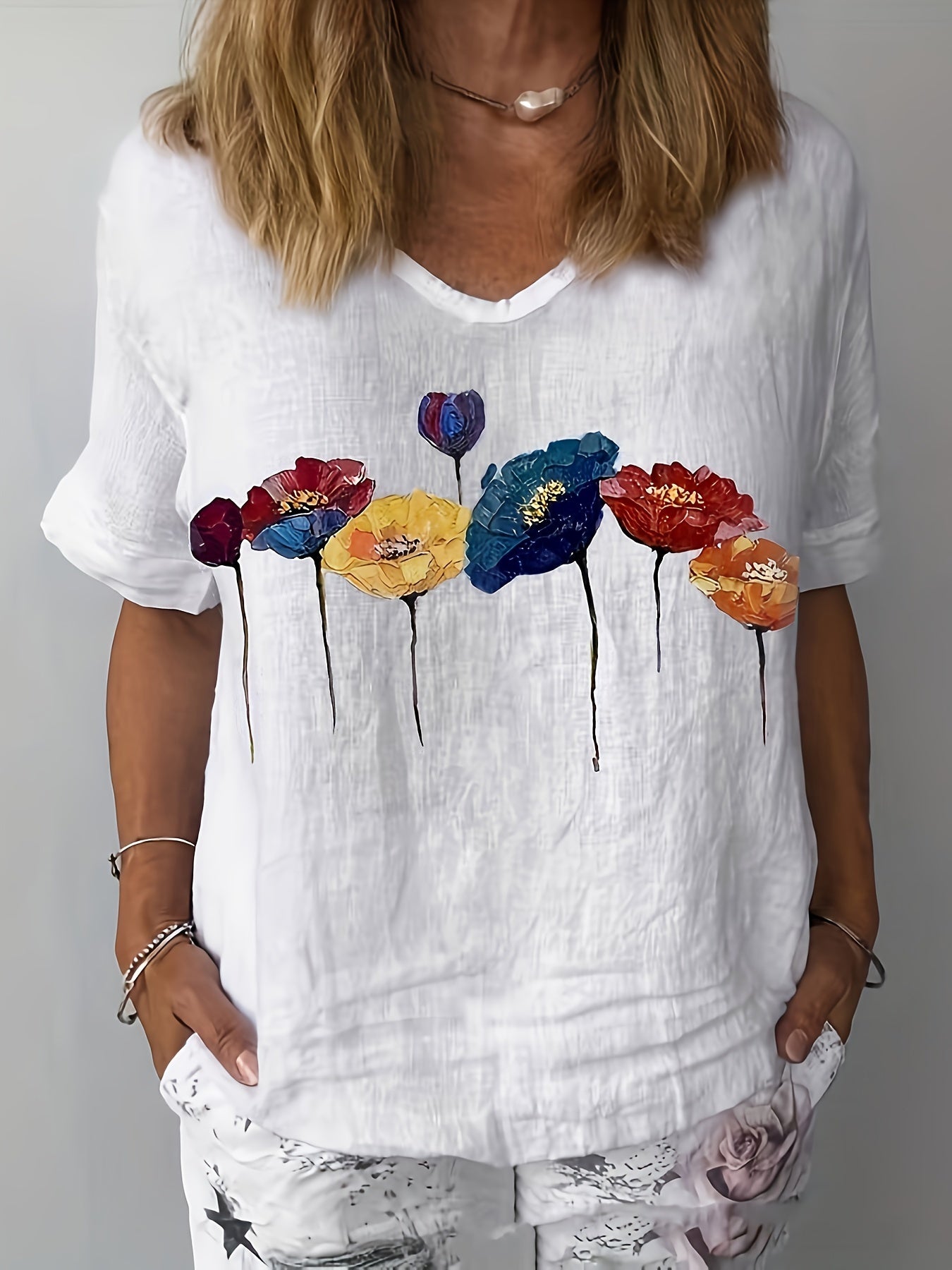 Damen Leinen T-Shirt mit Blumenapplikation – V-Ausschnitt, Casual Oberteil