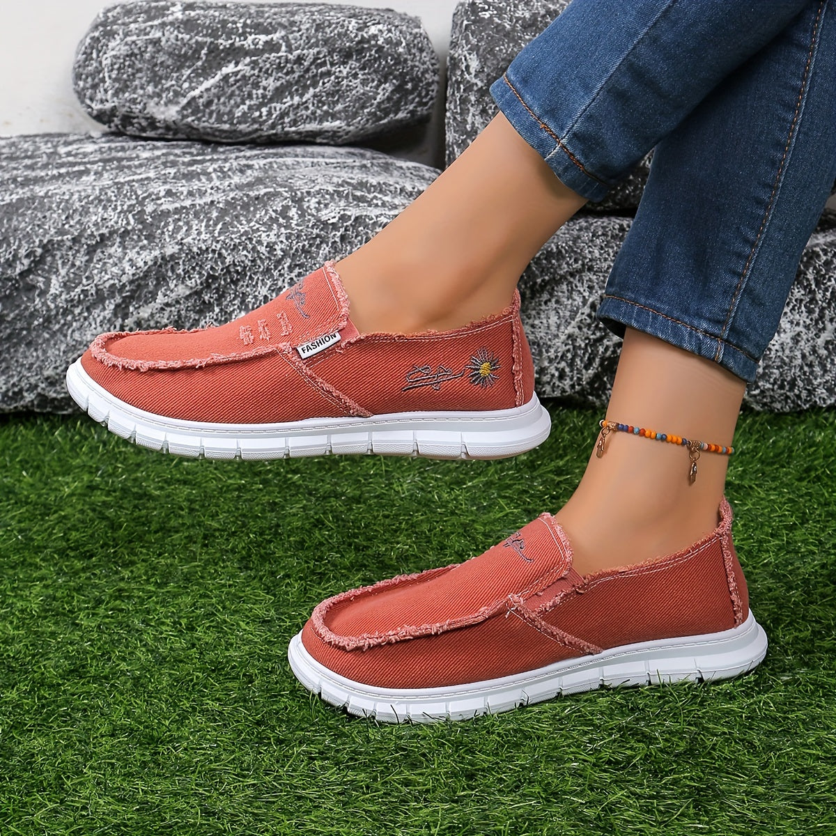 Damen Sommer-Loafers – Jeans-Slipper mit Gänseblümchen-Stickerei