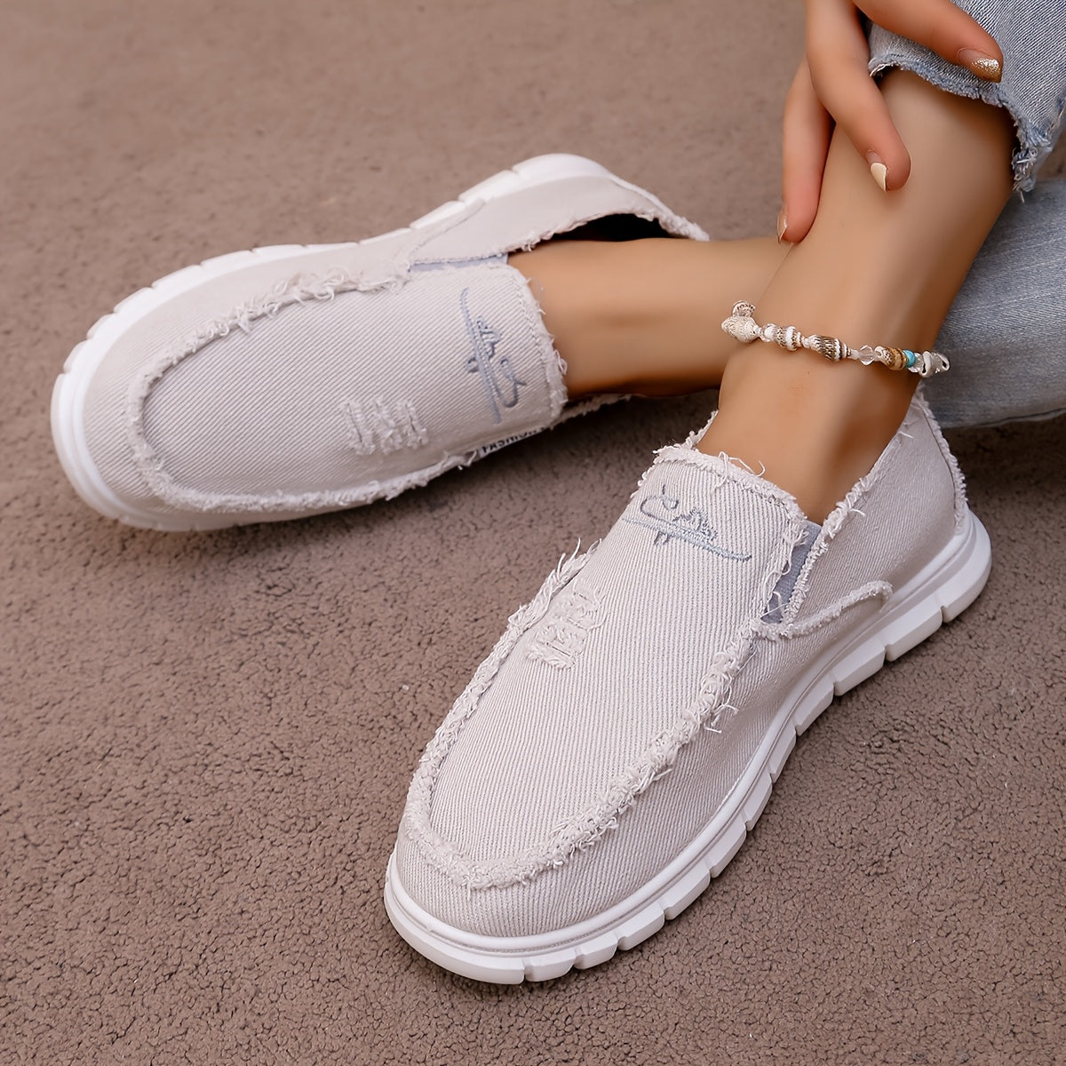 Damen Sommer-Loafers – Jeans-Slipper mit Gänseblümchen-Stickerei