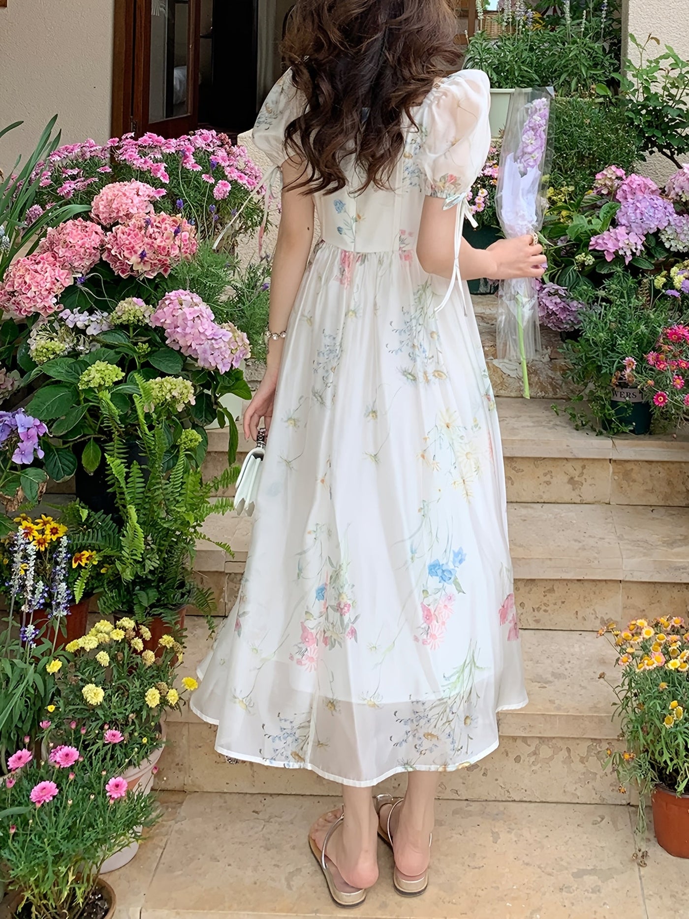 Blumen A-Linien Kleid – Sommerliches Midi-Kleid mit Taschen, leicht & elegant